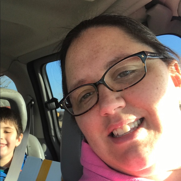 Meet your Posher, Stacey - Picture 1 of 1